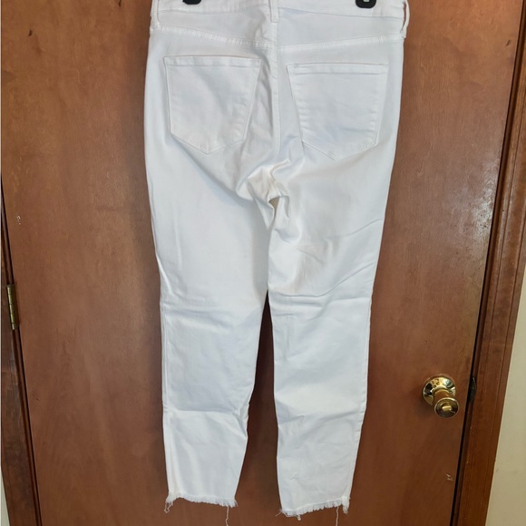 Old Navy Power Slim Straight High Rise  white jeans size 8 - Picture 7 of 8